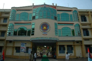 The Bapatla College of Arts And Sciences-School Building.jpg